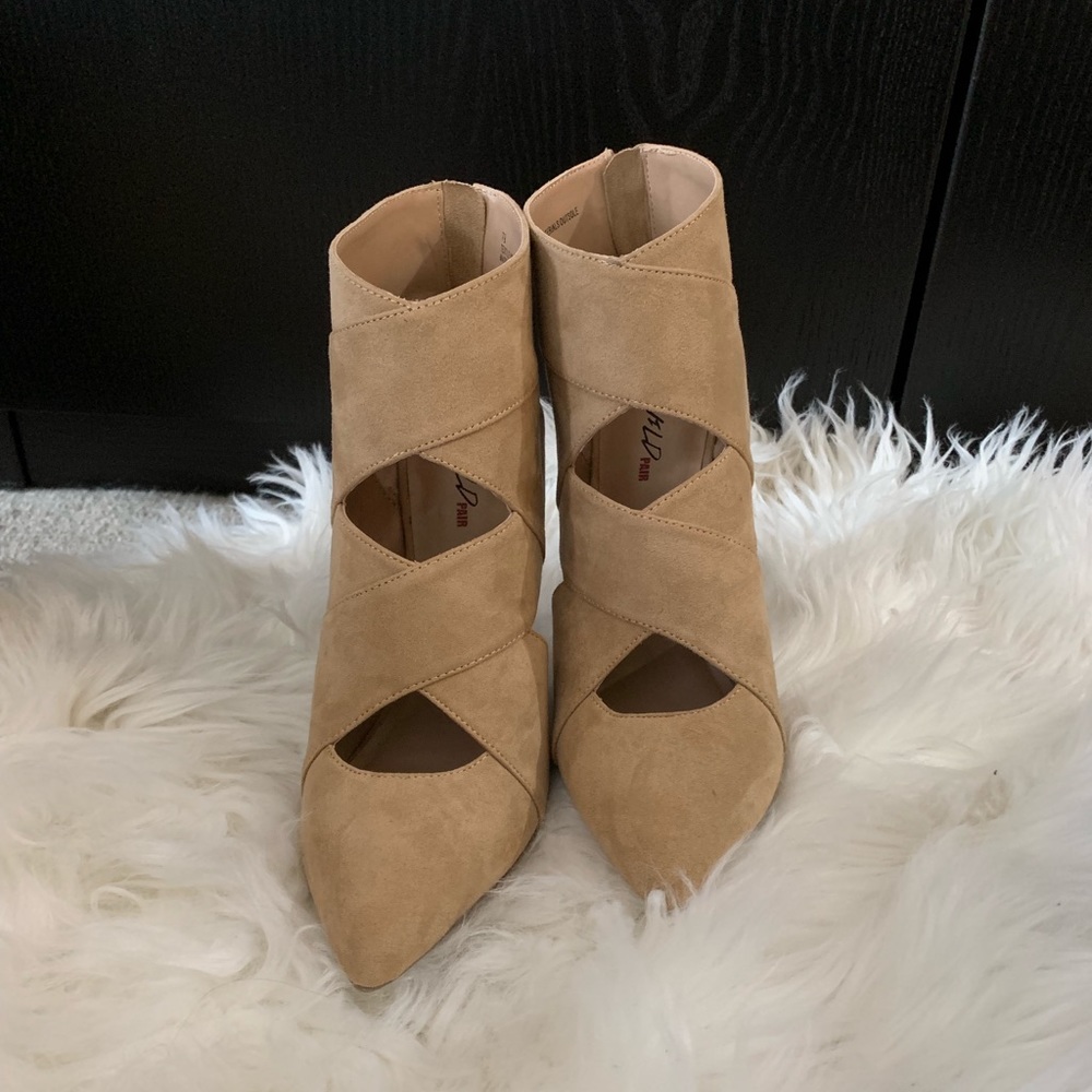 “Wanted” Tan Heels